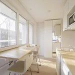 Prie Centro Ramybe Tarp Medziu דירה *