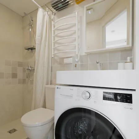 Prie Centro Ramybe Tarp Medziu Apartament *