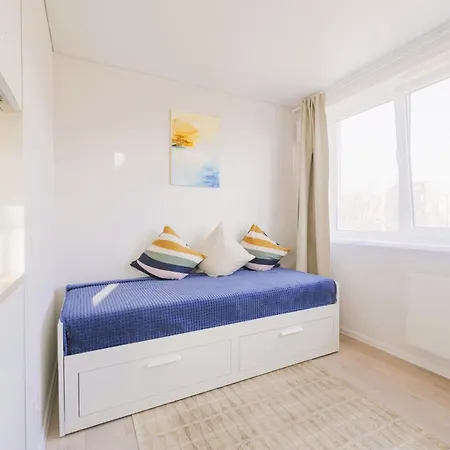 דירה Cozy By The River With Balcony 20min Old Town Free Parking Self Check In