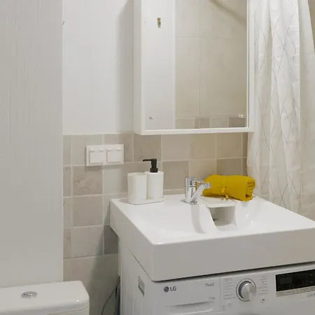 Cozy By The River With Balcony 20min Old Town Free Parking Self Check In דירה וילנה