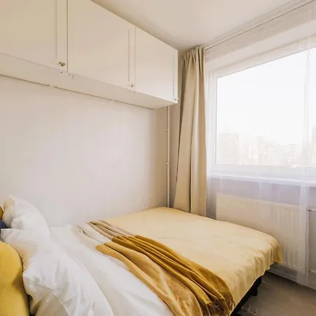 דירה Cozy By The River With Balcony 20min Old Town Free Parking Self Check In *