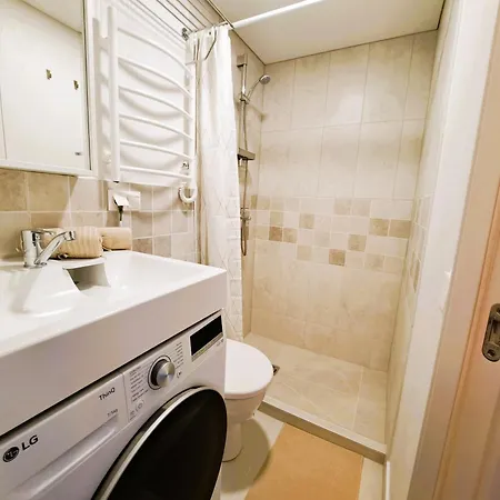 Cozy By The River With Balcony 20min Old Town Free Parking Self Check In וילנה