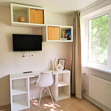 Cozy By The River With Balcony 20min Old Town Free Parking Self Check In