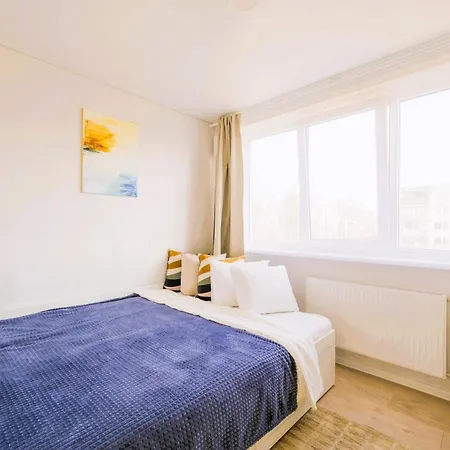 Cozy By The River With Balcony 20min Old Town Free Parking Self Check In *