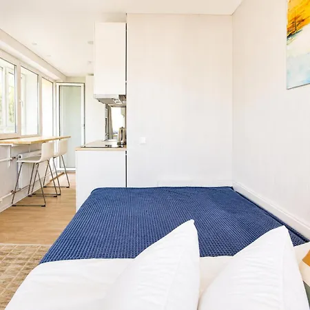 דירה Cozy By The River With Balcony 20min Old Town Free Parking Self Check In וילנה