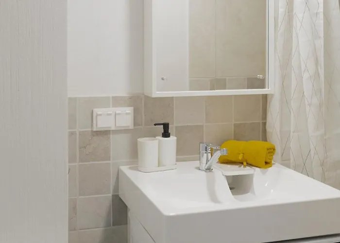 Prie Centro Ramybe Tarp Medziu Apartament Wilno