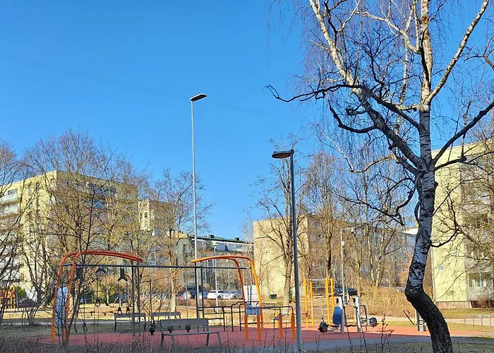 Prie Centro Ramybe Tarp Medziu