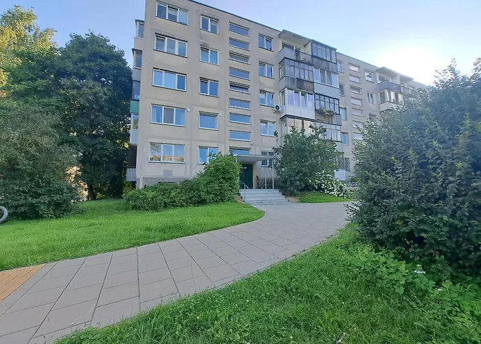 Prie Centro Ramybe Tarp Medziu Apartment *